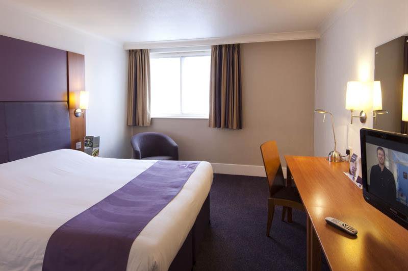 Premier Inn Ipswich South ภายนอก รูปภาพ